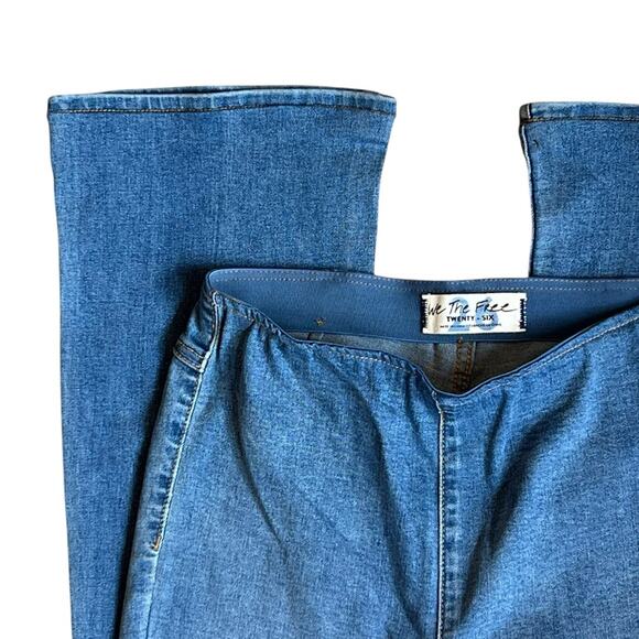 Free People Women’s Sz 26 Penny Pull On Flare Jeans Medium Wash Denim - Picture 5 of 15